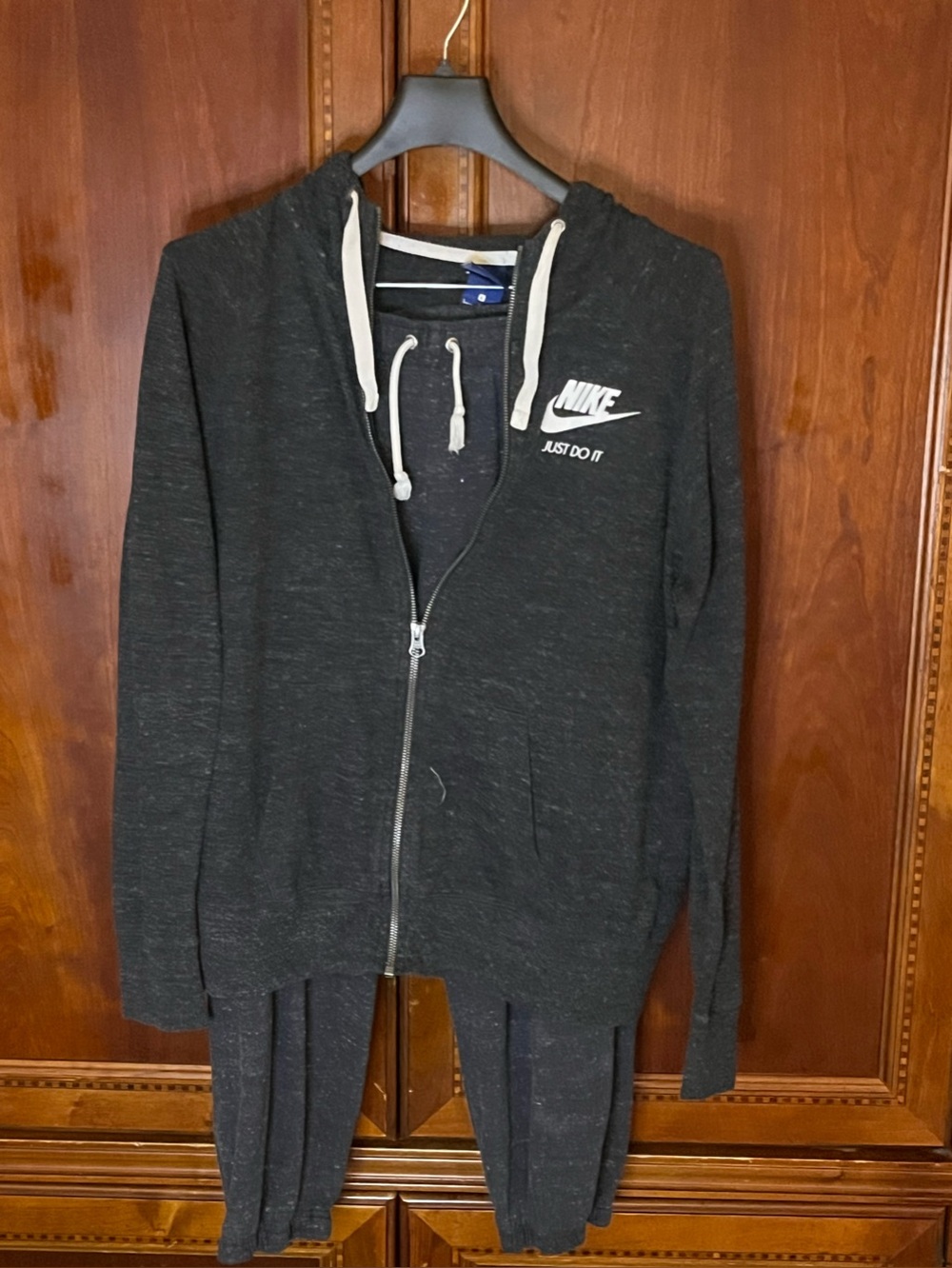 Nike 2 Piece Lounge Set Black Heather Zip Hoodie Large & Capri Joggers Medium